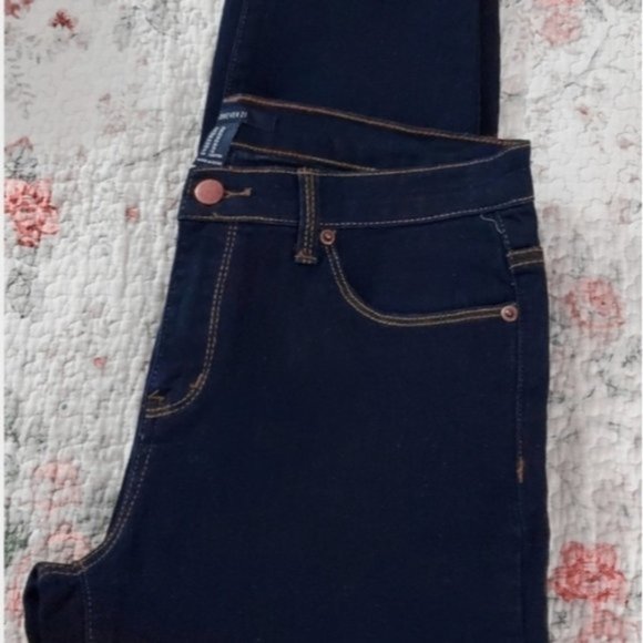 NWOT- FOREVER 21 Mid Rise Slim Fit Jeans - Size 29 - Picture 11 of 15